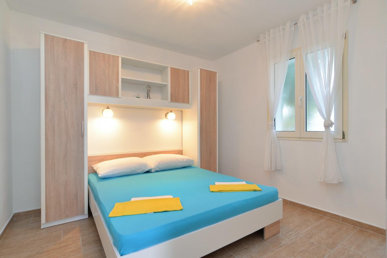 Volf 1405 Apartment