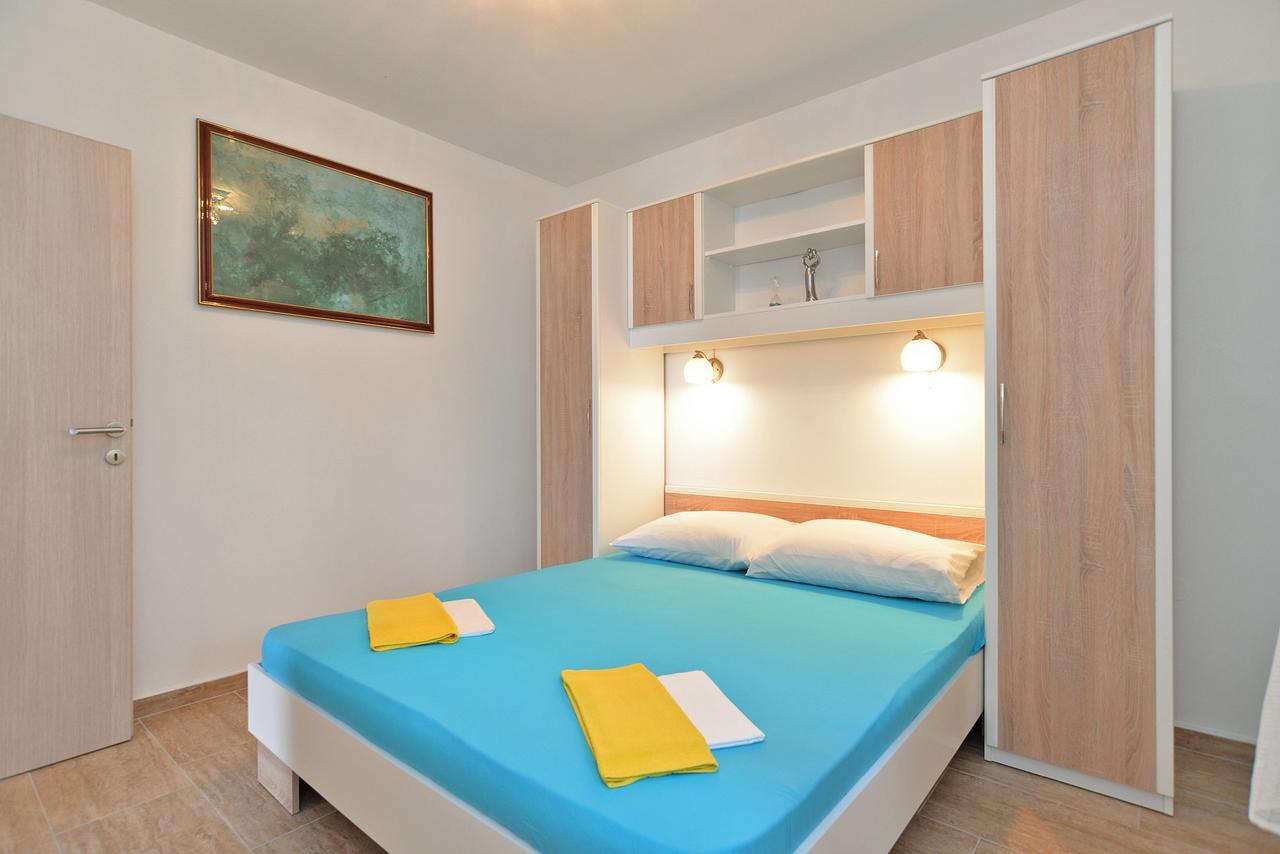 Volf 1405 Apartma Peroj